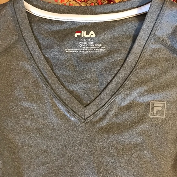 NWT Fila Long Sleeved Tru-Dry Shirt. Size Small - Picture 7 of 8